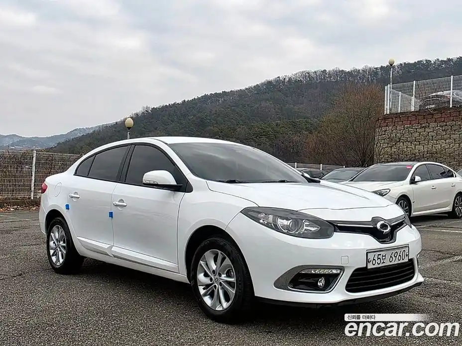 Renault SM3 2015 1.6 Автомат в Москве № 153091, фото 17