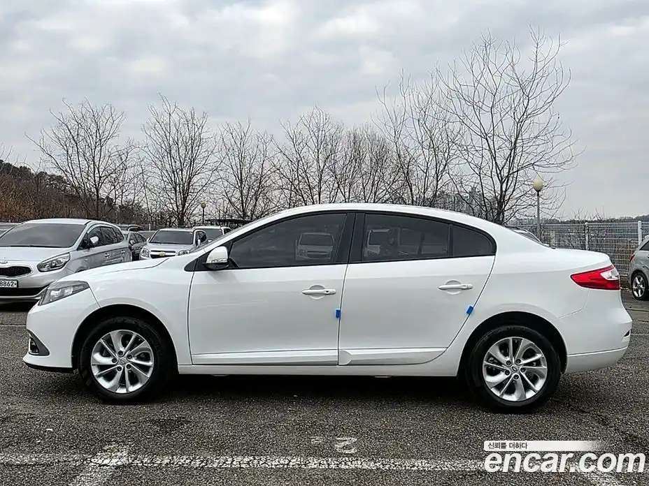 Renault SM3 2015 1.6 Автомат в Москве № 153091, фото 20
