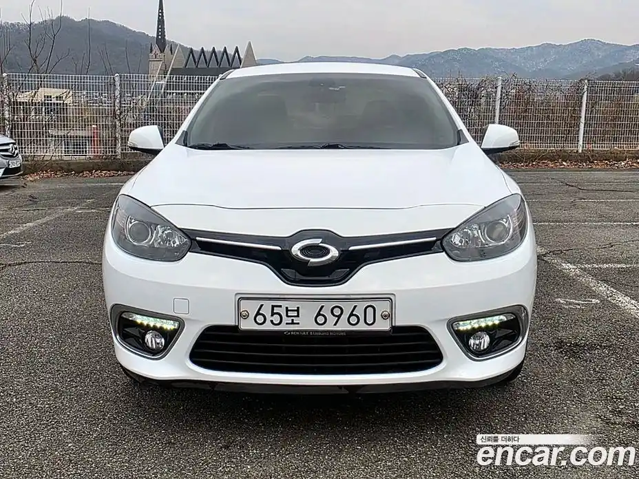 Renault SM3 2015 1.6 Автомат в Москве № 153091, фото 3