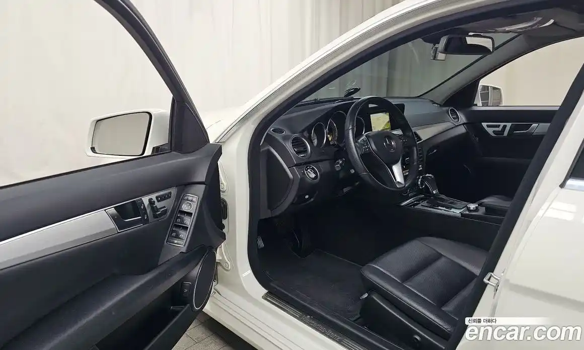 Mercedes-Benz C-Class 2012 1.8 Автомат в Москве № 160535, фото 9