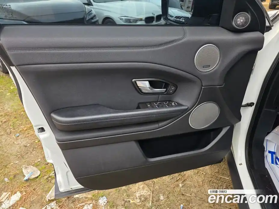 Land Rover Range-Rover Evoque 2017 2.0 Автомат в Москве № 166601, фото 8