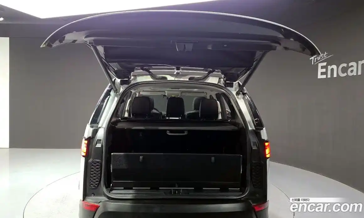 Land Rover Discovery 2017 3.0 Автомат в Москве № 166676, фото 13