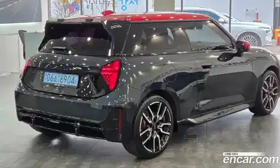 Mini Cooper 2025 0.1 Автомат в Москве № 167359, миниатюра 2