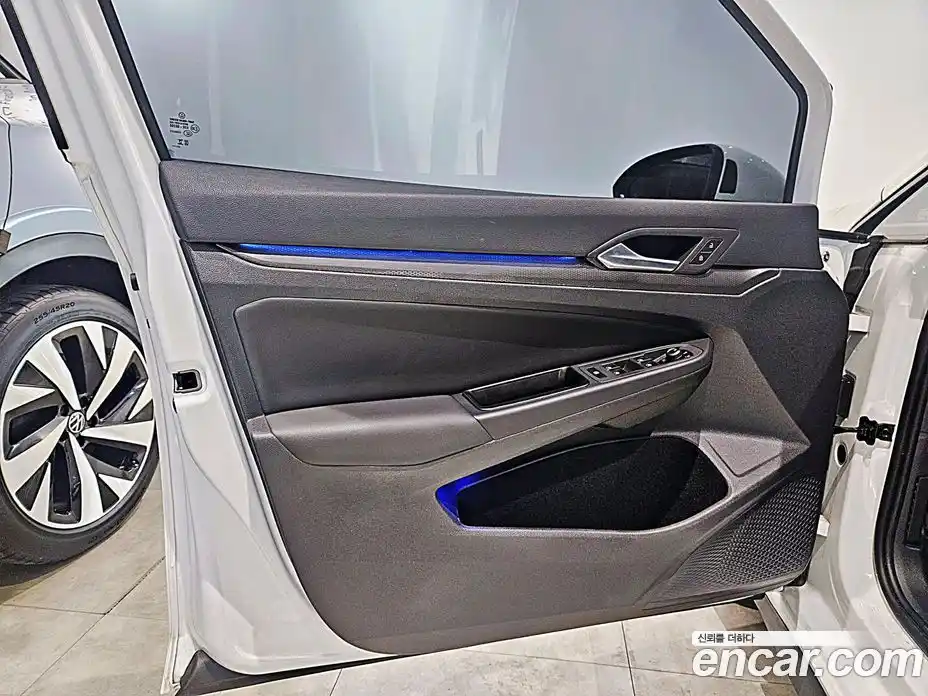 Volkswagen Golf 2024 2.0 Автомат в Москве № 169140, фото 18