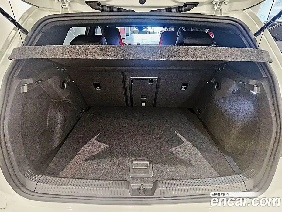 Volkswagen Golf 2024 2.0 Автомат в Москве № 169140, фото 19