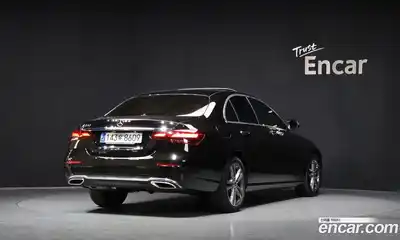 Mercedes-Benz E-Class 2023 2.0 Автомат в Москве № 178516, миниатюра 2