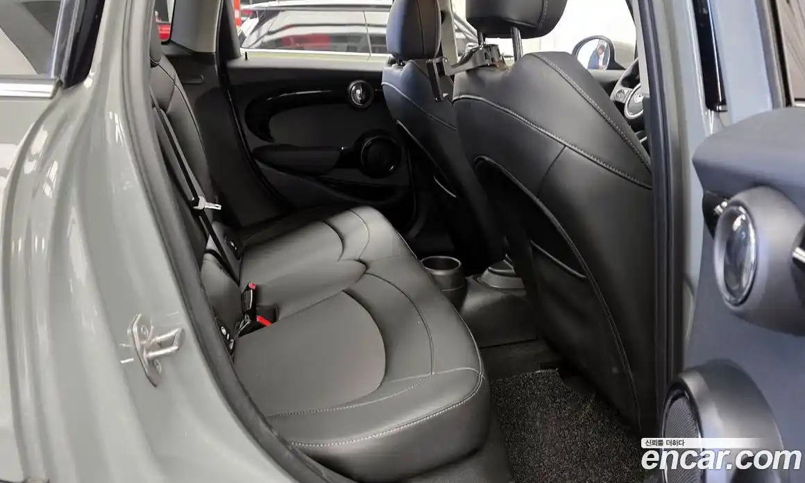 Mini Cooper 2022 1.5 Автомат в Москве № 179058, фото 16