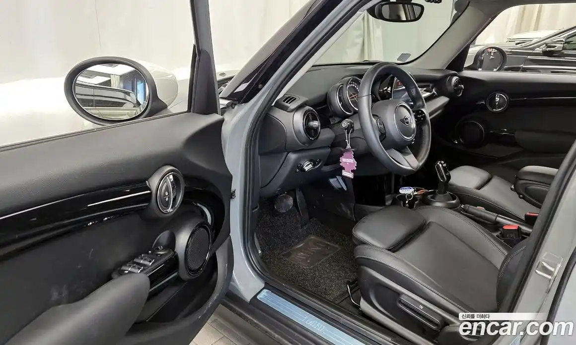 Mini Cooper 2022 1.5 Автомат в Москве № 179058, фото 18