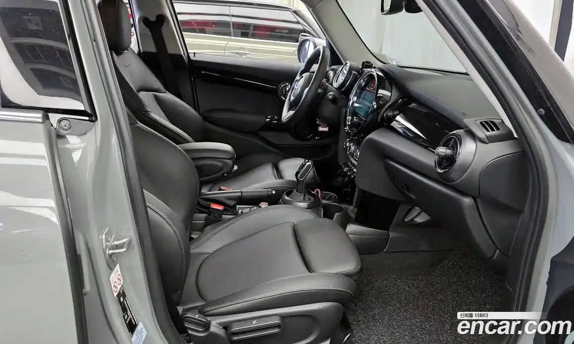 Mini Cooper 2022 1.5 Автомат в Москве № 179058, фото 19