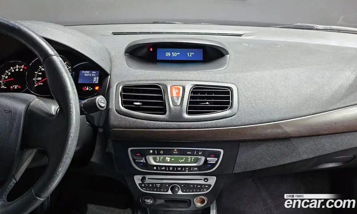 Renault SM3 2010 1.6 Автомат в Москве № 183315, фото 14