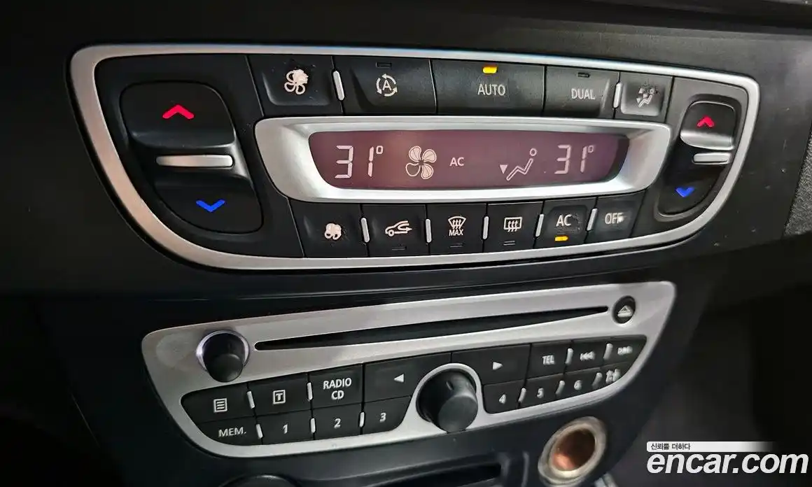 Renault SM3 2010 1.6 Автомат в Москве № 183315, фото 20