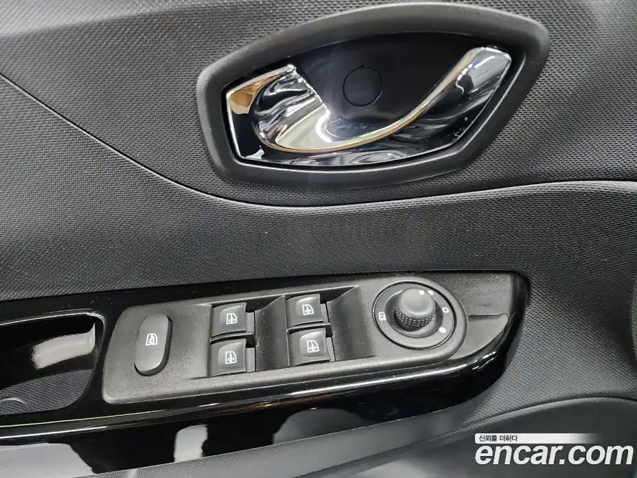 Renault QM3 2016 1.5 Автомат в Москве № 186155, фото 16