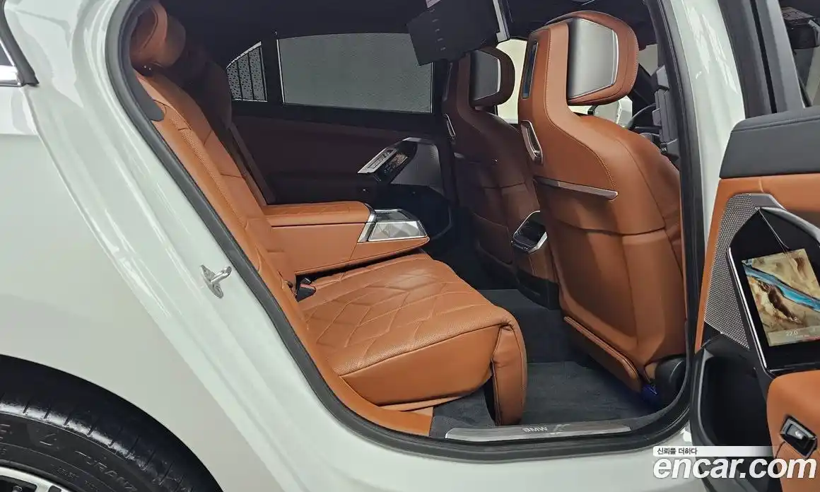 BMW 7-Series 2023 3.0 Автомат в Москве № 187917, фото 12