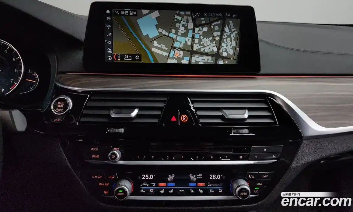 BMW 5-Series 2017 2.0 Автомат в Москве № 191654, фото 14