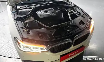 BMW 5-Series, 2018