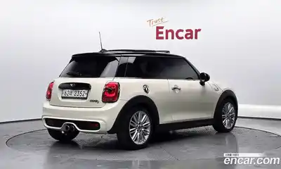 Mini Cooper 2017 2.0 Автомат в Москве № 198455, миниатюра 2