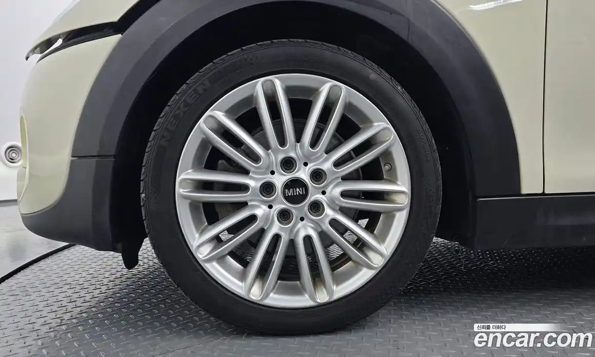 Mini Cooper 2017 2.0 Автомат в Москве № 198455, фото 5