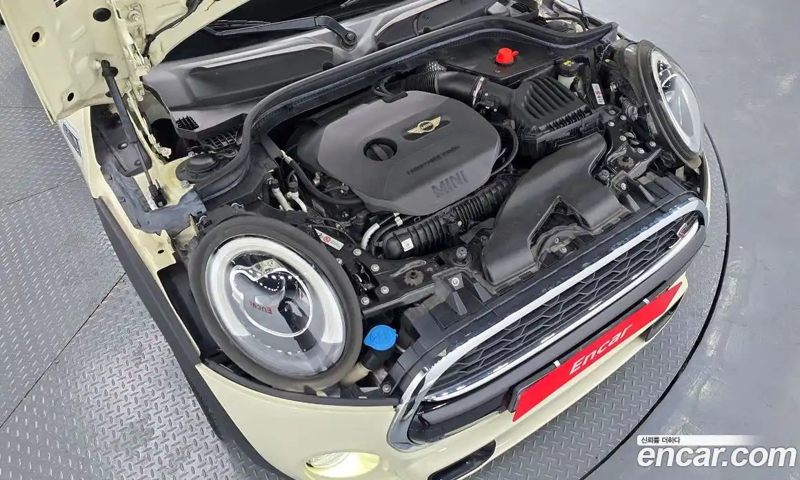 Mini Cooper 2017 2.0 Автомат в Москве № 198455, фото 6