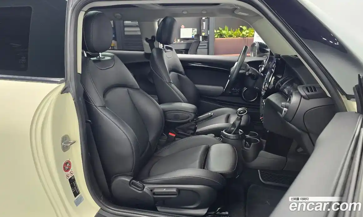 Mini Cooper 2017 2.0 Автомат в Москве № 198455, фото 10