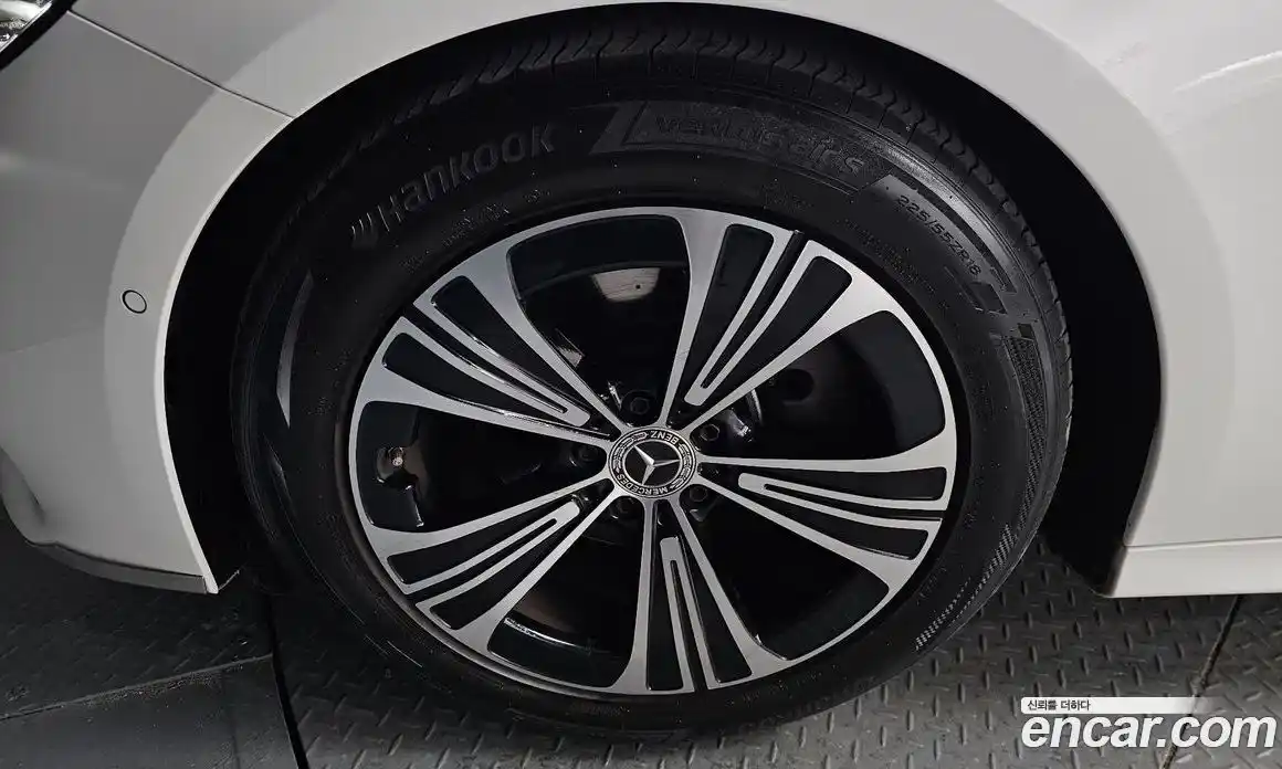 Mercedes-Benz E-Class 2024 2.0 Автомат в Москве № 206823, фото 5