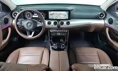 Mercedes-Benz E-Class 2018 2.0 Автомат в Москве № 207539, миниатюра 3