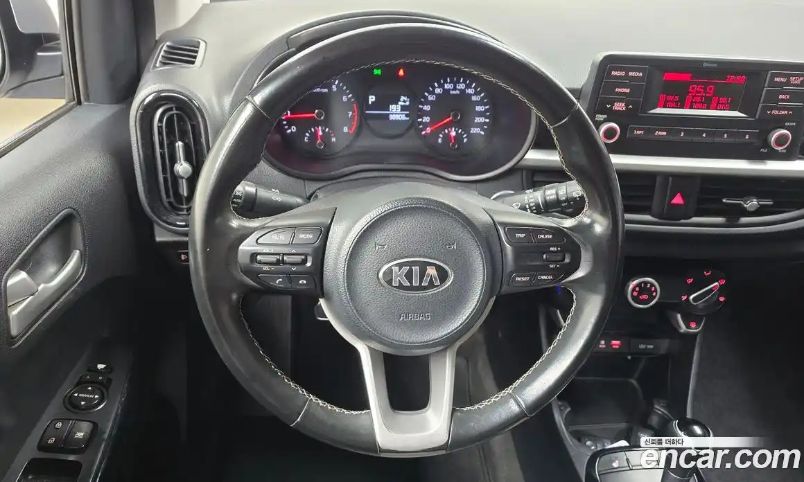 Kia Morning 2017 1.0 Автомат в Москве № 20848, фото 13