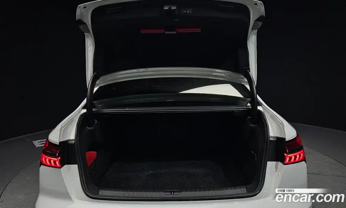 Audi A6 2021 2.0 Автомат в Москве № 212432, фото 17