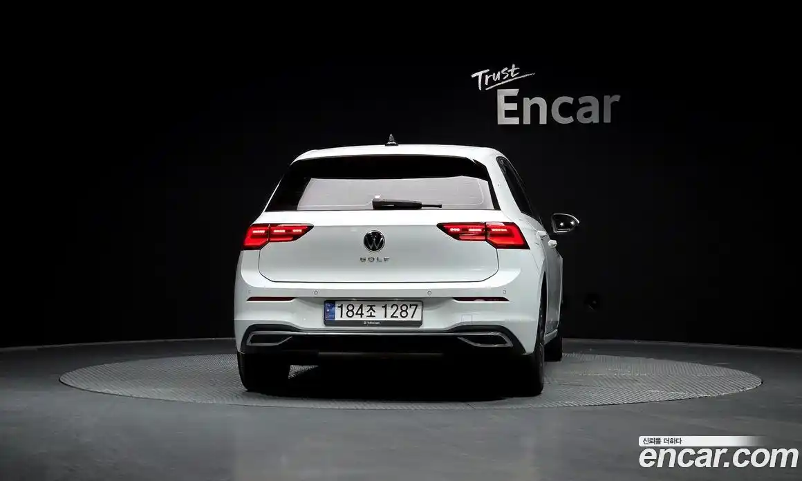 Volkswagen Golf 2023 2.0 Автомат в Москве № 215037, фото 20