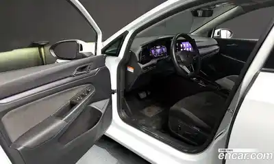 Volkswagen Golf 2023 2.0 Автомат в Москве № 215037, миниатюра 3