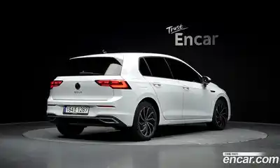 Volkswagen Golf 2023 2.0 Автомат в Москве № 215037, миниатюра 7