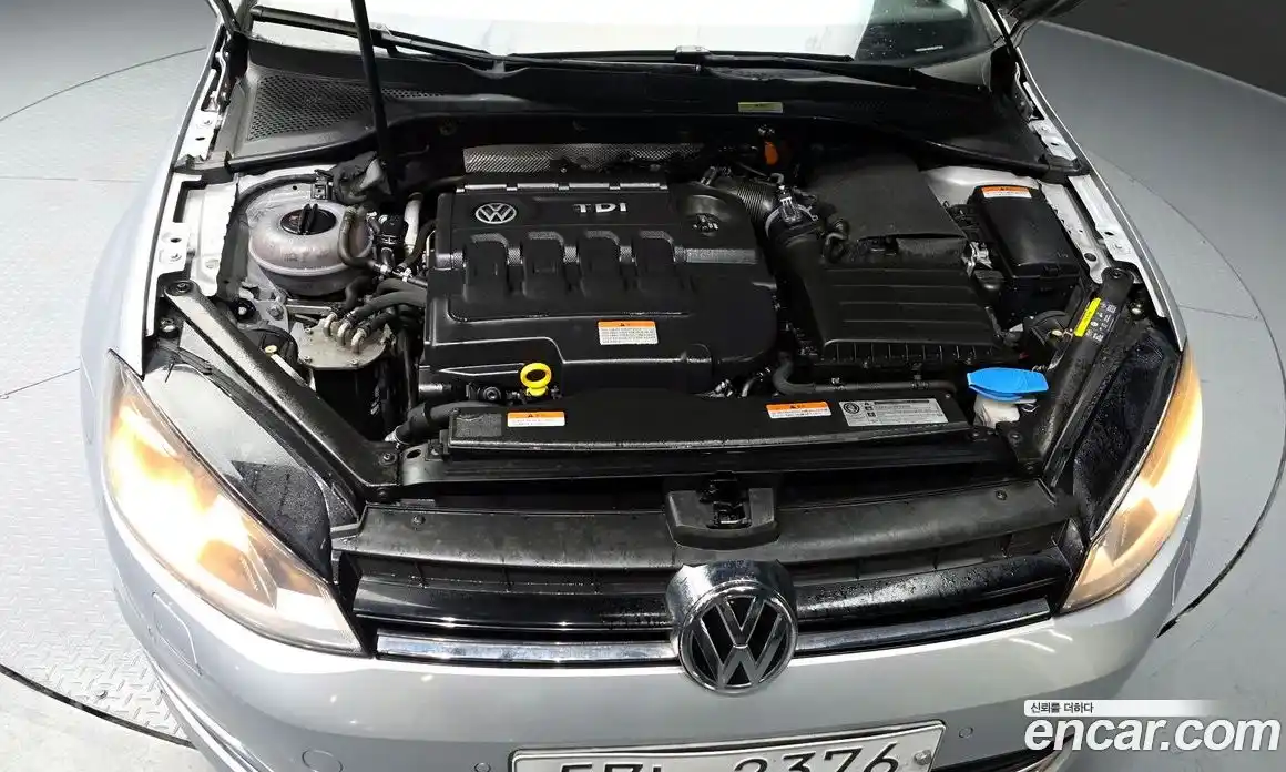 Volkswagen Golf 2014 1.6 Автомат в Москве № 215195, фото 1