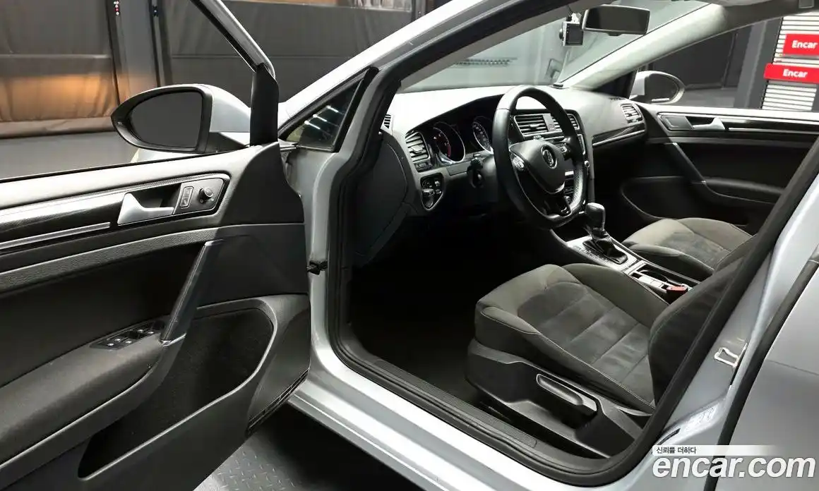 Volkswagen Golf 2014 1.6 Автомат в Москве № 215195, фото 12