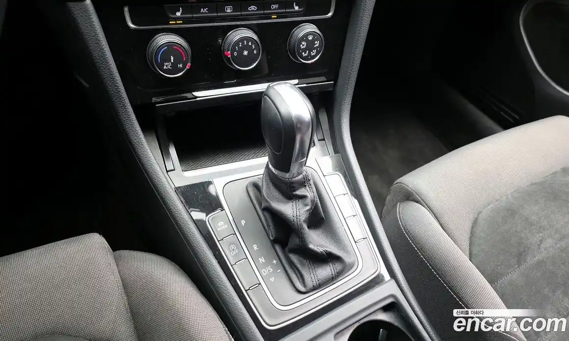 Volkswagen Golf 2014 1.6 Автомат в Москве № 215195, фото 17