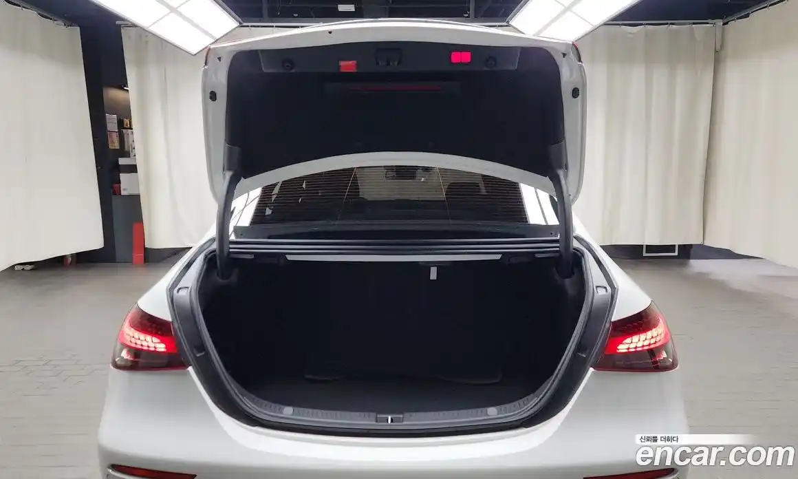 Mercedes-Benz E-Class 2021 2.0 Автомат в Москве № 219555, фото 11