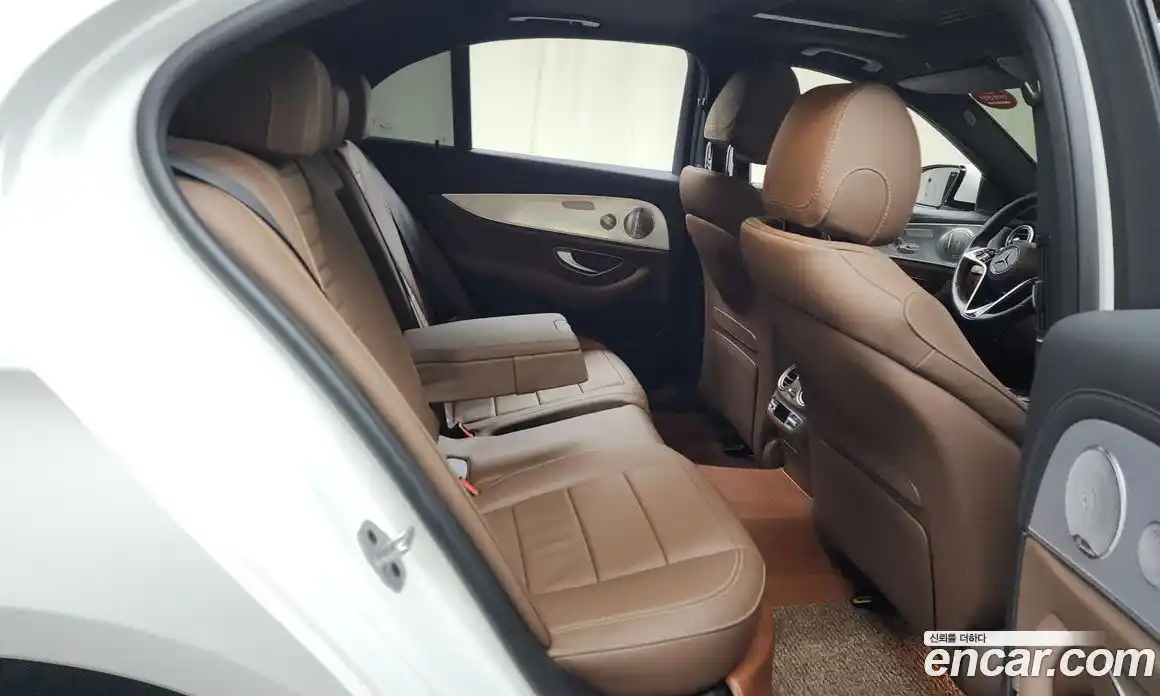 Mercedes-Benz E-Class 2021 2.0 Автомат в Москве № 219555, фото 17