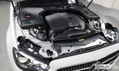 Mercedes-Benz E-Class 2021 2.0 Автомат в Москве № 219555, миниатюра 9