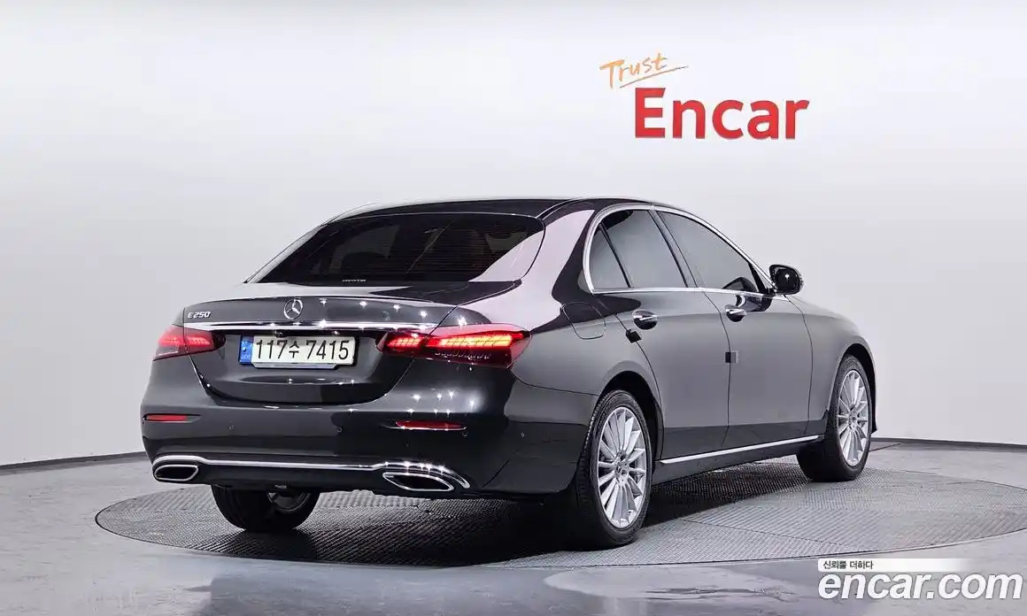 Mercedes-Benz E-Class 2020 2.0 Автомат в Москве № 225172, фото 2