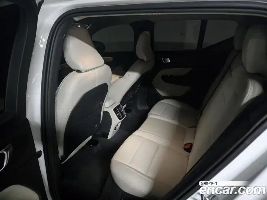 Volvo XC40 2025 2.0 Автомат в Москве № 230810, фото 8