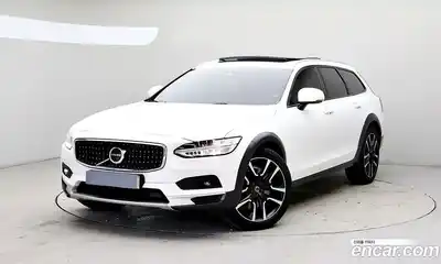 Volvo V90, 2023