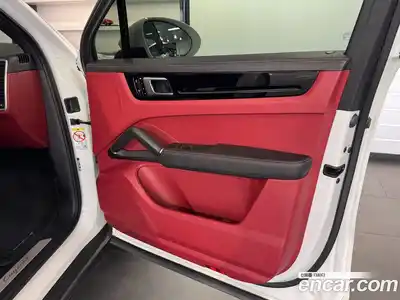 Porsche Cayenne 2020 3.0 Автомат в Москве № 231080, миниатюра 10