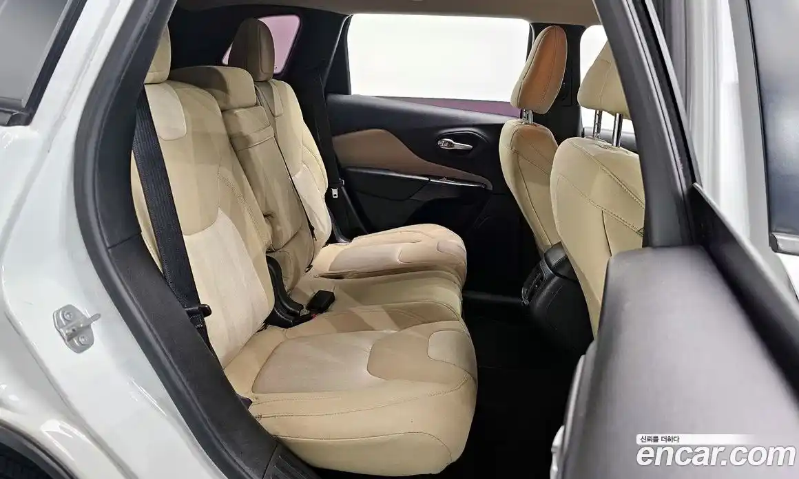 Jeep Cherokee 2016 2.4 Автомат в Москве № 232718, фото 12