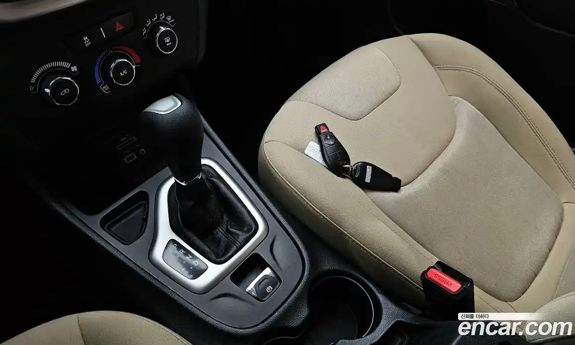 Jeep Cherokee 2016 2.4 Автомат в Москве № 232718, фото 9