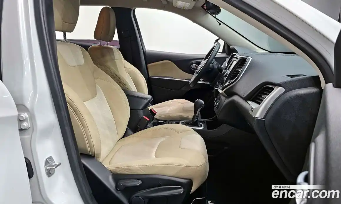 Jeep Cherokee 2016 2.4 Автомат в Москве № 232718, фото 10