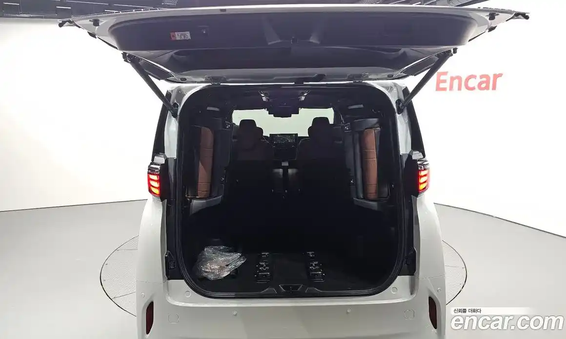 Toyota Alphard 2024 2.5 Автомат в Москве № 232830, фото 20