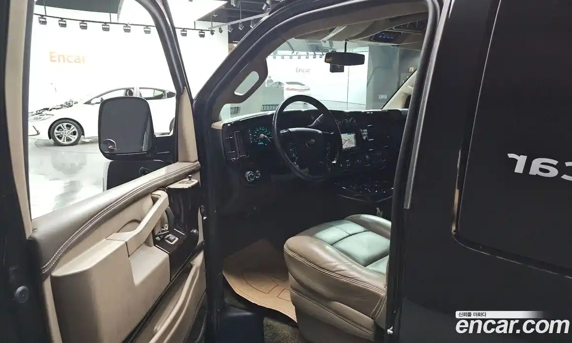 Chevrolet Express Van 2017 6.0 Автомат в Москве № 234343, фото 10