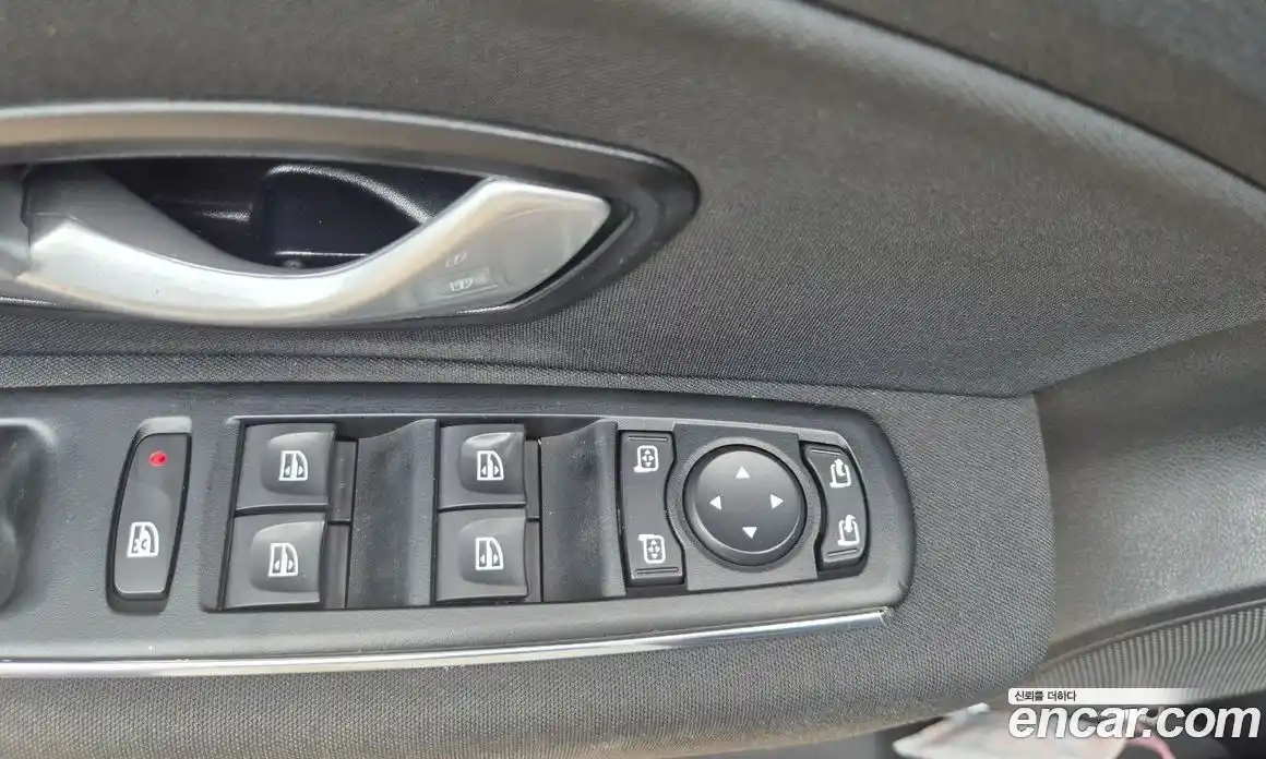 Renault SM3 2015 1.6 Автомат в Москве № 266988, фото 13