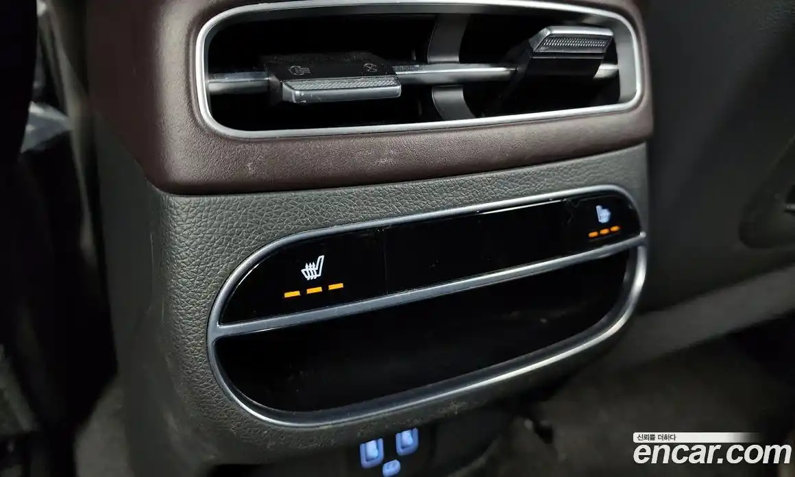 Genesis GV70 2022 2.5 Автомат в Москве № 26828, фото 3