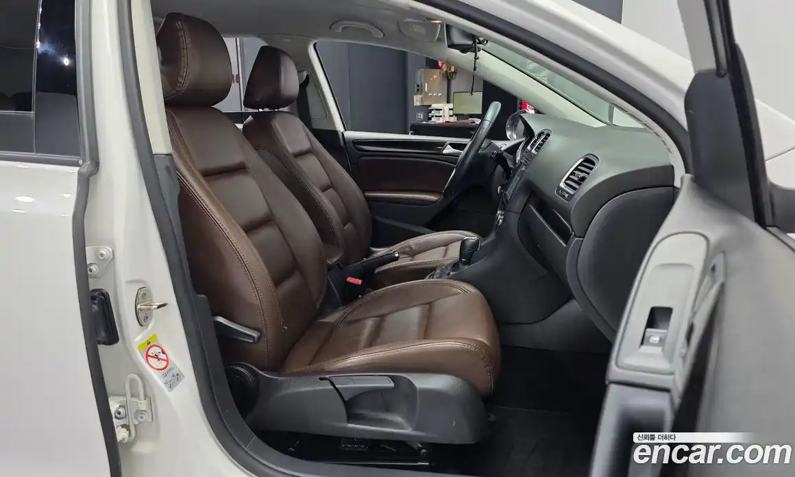 Volkswagen Golf 2013 1.6 Автомат в Москве № 272696, фото 11