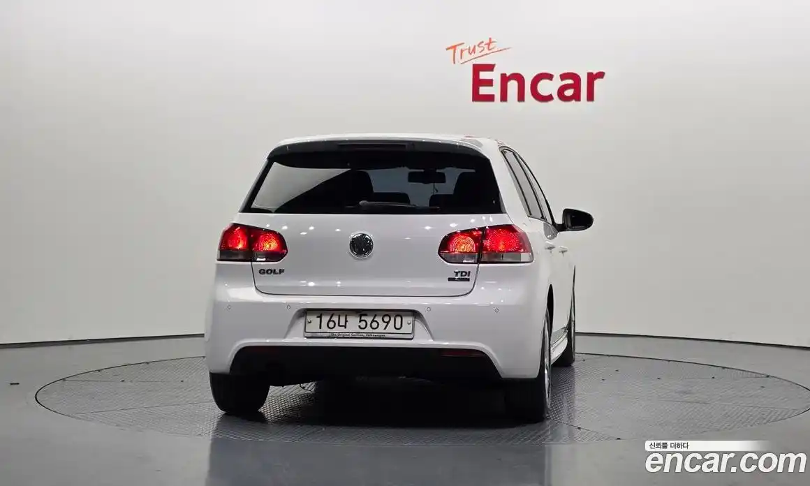 Volkswagen Golf 2013 1.6 Автомат в Москве № 272696, фото 4