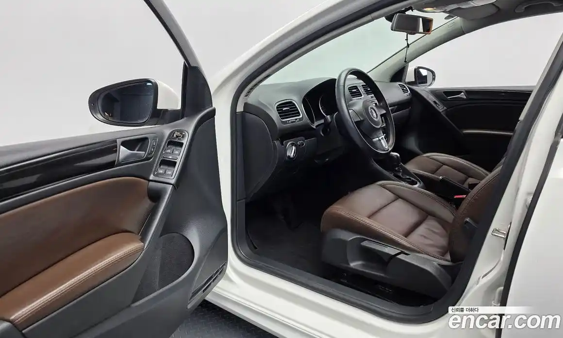 Volkswagen Golf 2013 1.6 Автомат в Москве № 272696, фото 10